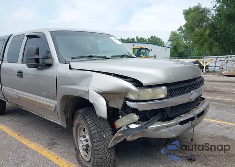 2002 Chevrolet Silverado 2500Hd Ls/Lt z USA, uszkodzony, nr VIN 1GCHK29172E158362
